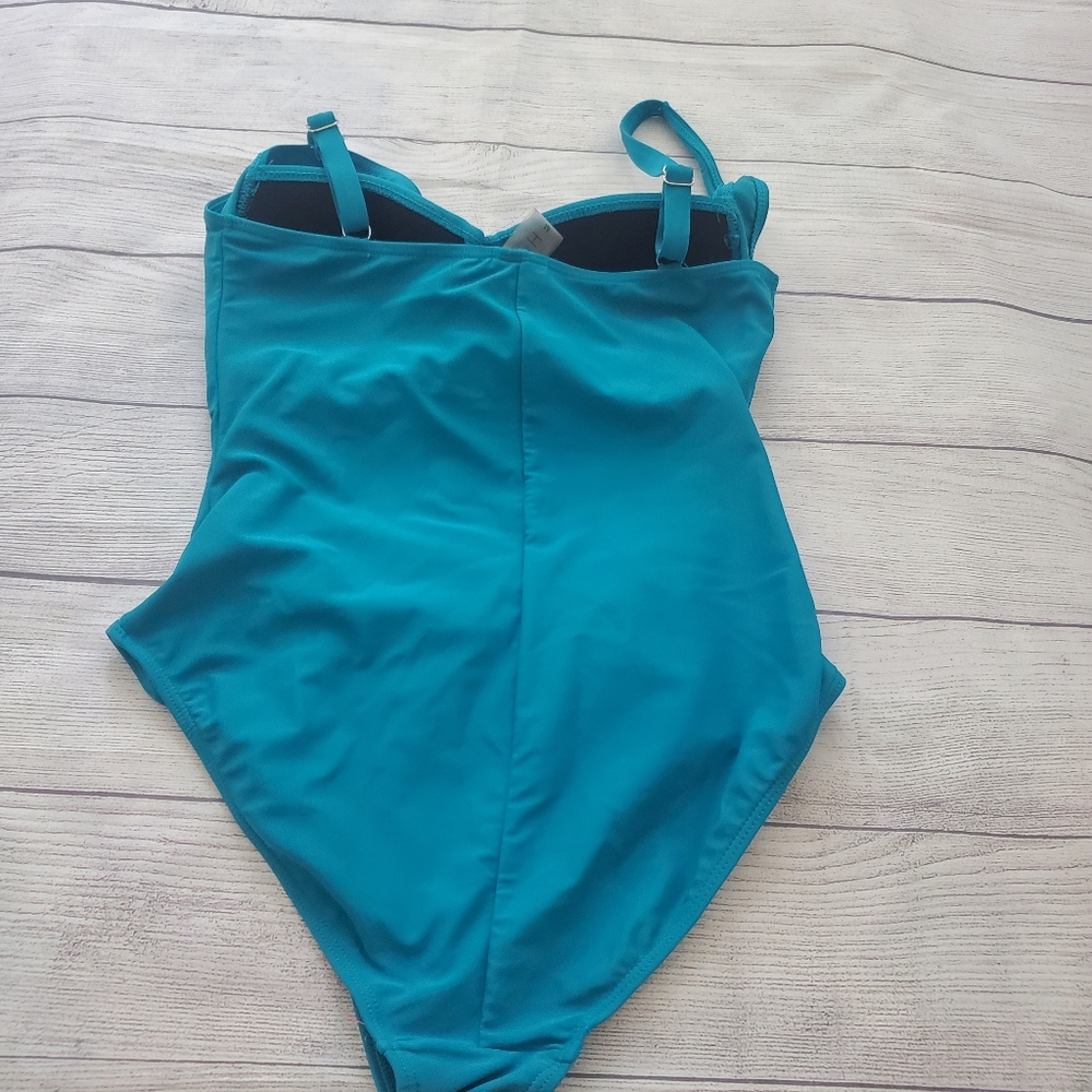 H2OH Women's one piece swimsuit. Size medium. Teal. - Picture 6 of 7